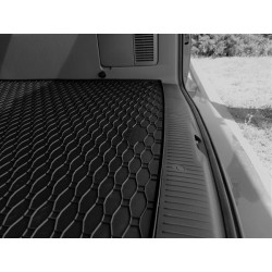 Vaňa do kufra VOLKSWAGEN T6 (od 2015) gumená