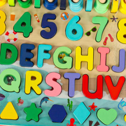 Drevené počítacie koliesko rybárskej abecedy