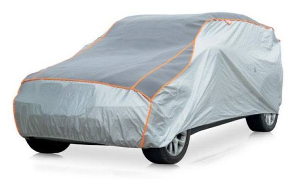 plachta na auto proti krupom