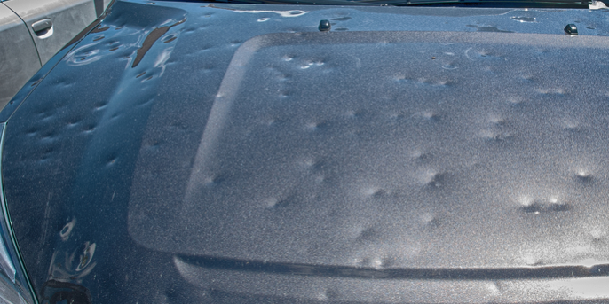 preliačiny po krupach na karosérii auta
